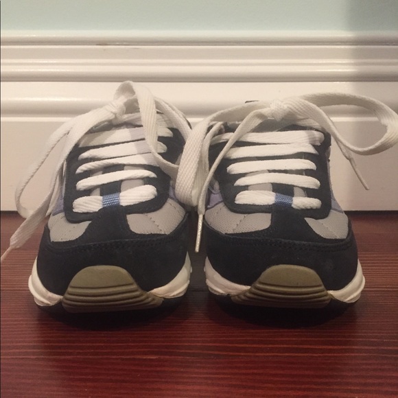 vans encourage sneakers